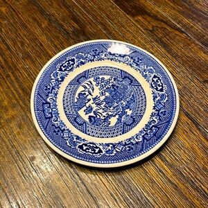 Marlo Thomas Blue and White Plate
